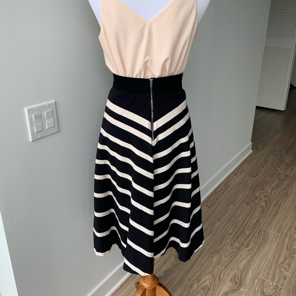Banana Republic Skirt - Picture 2 of 3